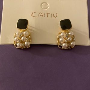 Pearl/Black bling earrings